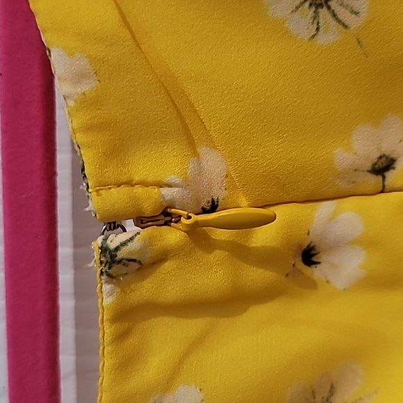 Yellow Daisy Dress - Picture 5 of 5